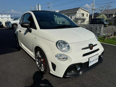 アバルト　695C　ツーリズモ｜画像2