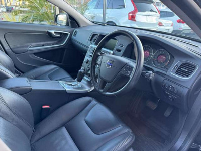 ボルボ　V60　DRIVe｜画像5