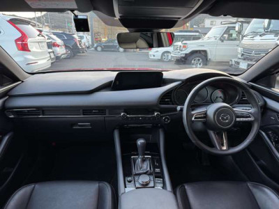 マツダ　MAZDA3ファストバック　2.0 X Lパッケージ｜画像7