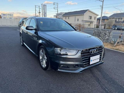 アウディ A4アバント2.0 TFSI ダイナミックライン｜画像2