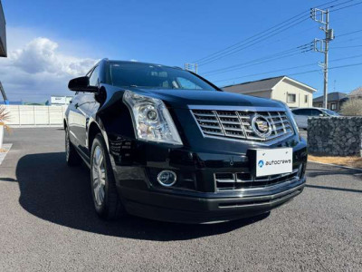 キャデラック SRXクロスオーバーラグジュアリー 4WD｜画像2