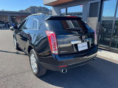 キャデラック SRXクロスオーバーラグジュアリー 4WD｜画像4