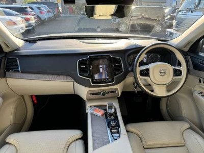 ボルボ　 XC90　B6 AWD インスクリプション｜画像5