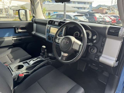 トヨタ   FJクルーザー  カラーパッケージ  4WD｜画像6