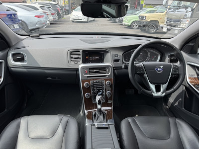 ボルボ   V60   クロスカントリーD4   クラシック ｜画像6