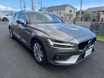 ボルボ   V60   T5 モメンタム｜画像2