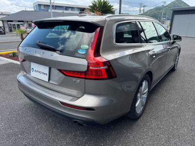 ボルボ   V60   T5 モメンタム｜画像5