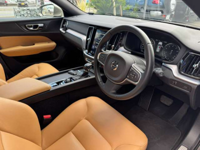 ボルボ   V60   T5 モメンタム｜画像6