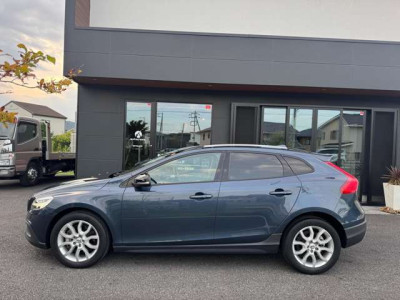 ボルボ   V40  クロスカントリー  D4   モメンタム   ディーゼルターボ｜画像3