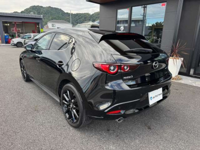 マツダ  MAZDA3  ファストバック     XDブラックトーンエディション ｜画像4