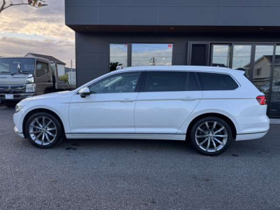 フォルクスワーゲン   パサートヴァリアント TDI ハイライン ディーゼルターボ｜画像3