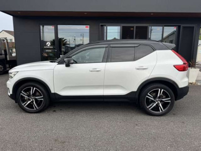 ボルボ XC40 T4 AWD Rデザイン｜画像3