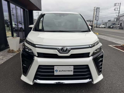 トヨタ ヴォクシー 2.0 ZS｜画像1