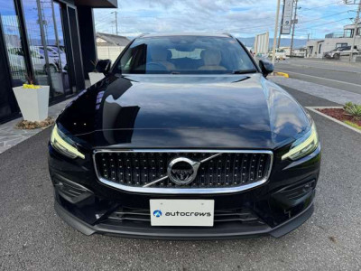 ボルボ V60クロスカントリー T5 AWD 4WD｜画像1
