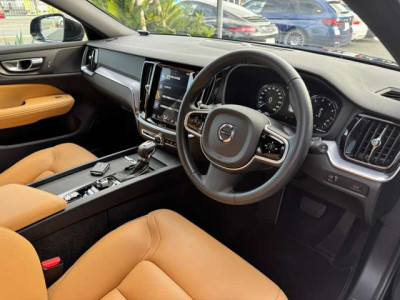 ボルボ V60クロスカントリー T5 AWD 4WD｜画像4